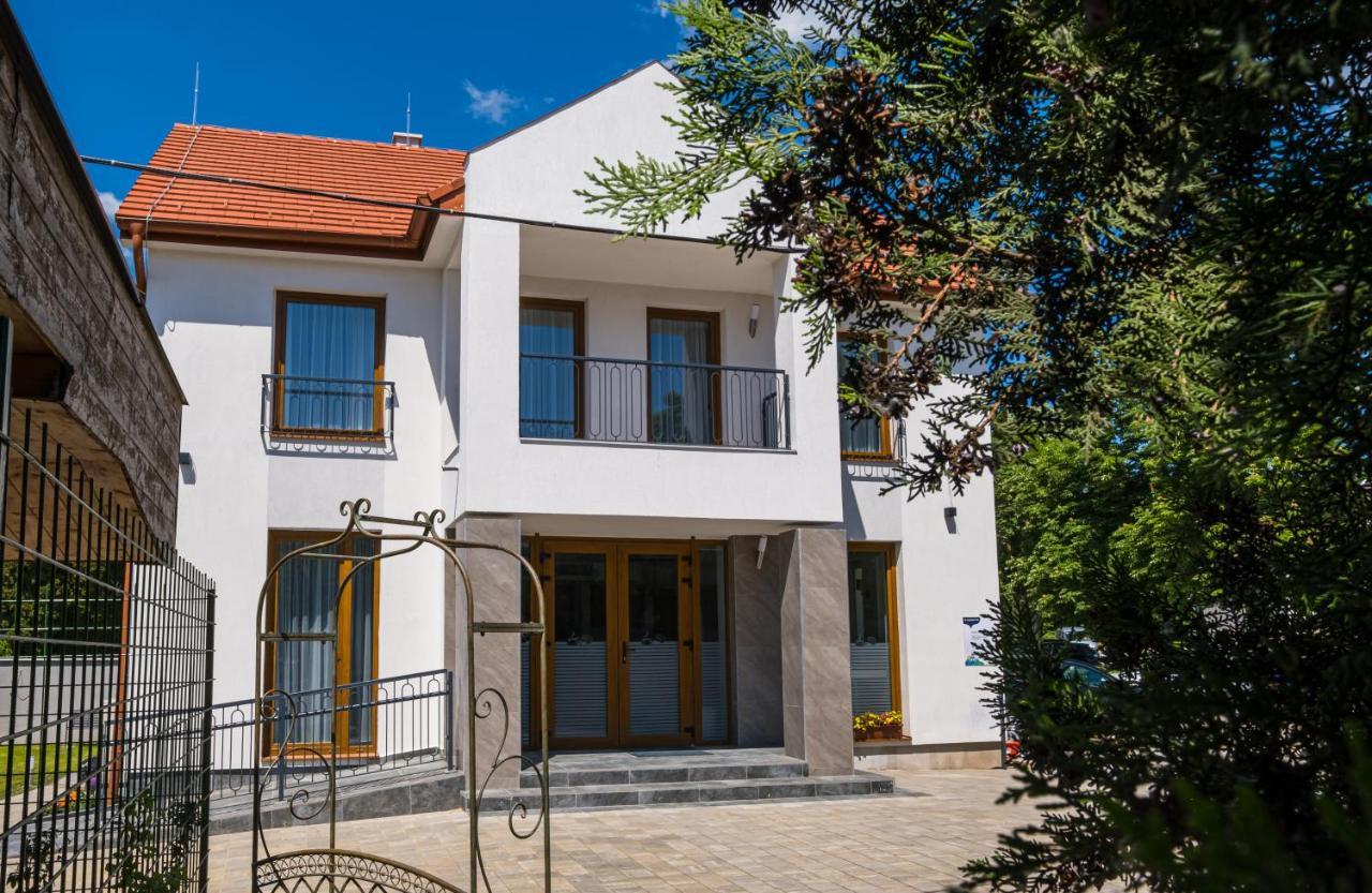 Fuered Centrum Panzio Balatonfured Exterior photo