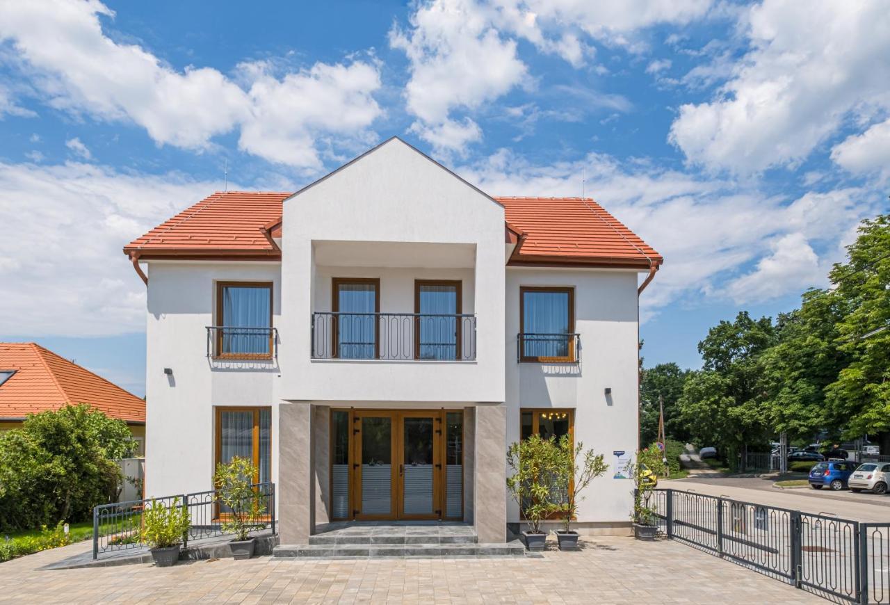 Fuered Centrum Panzio Balatonfured Exterior photo